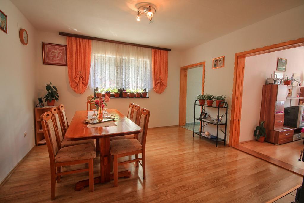 Apartman Josipa Drežnik Grad Exterior foto